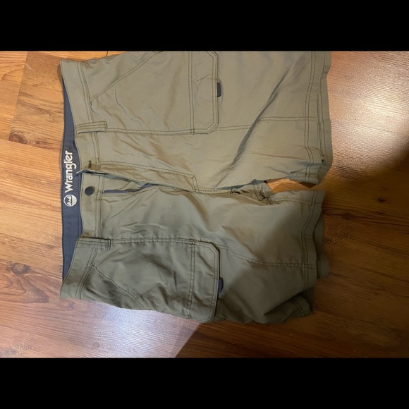 Wrangler cargo shorts - Picture 1 of 3